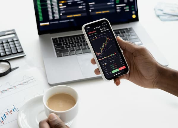 Hedge黄金现货交易合法吗？避坑技巧